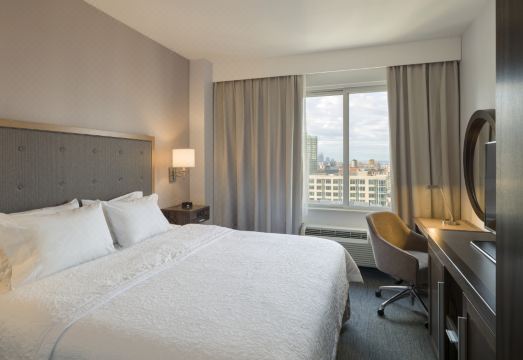 2. 햄프턴 인 맨해..