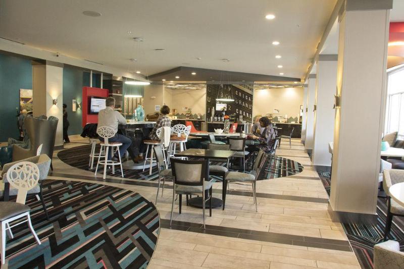 Holiday Inn Express & Suites - Charlotte Airport, an Ihg Hotel