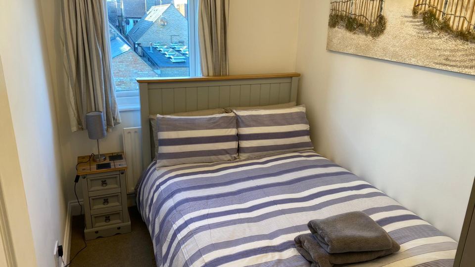 2 Bedroom Riverside Penhouse Apartment St Neots