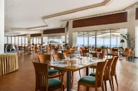 Ramada Plaza by Wyndham Thraki - breakfast