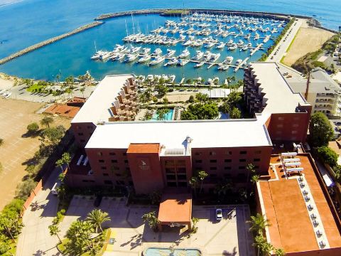 Hotel Coral & Marina