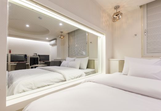 천안 이끌림 아모르 본관