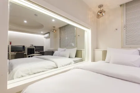 Cheonan Ikkeulim Hotel Amor Building Отели в г. Чхонан