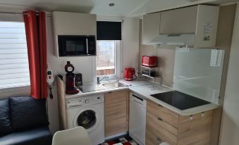 Mobile Home 65927 TyBreizh Holidays at the Oasis Village 4 Star
