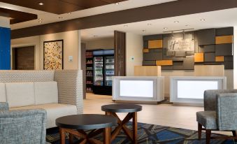 Holiday Inn Express & Suites Heath - Newark