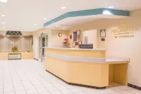 Microtel Inn & Suites by Wyndham Albertville - Pet friendly