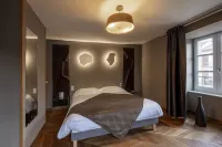 Demeures & Châteaux Auberge de la Tour - Hôtel & Restaurants - Marcolès Auvergne Hôtels à : Marcolès