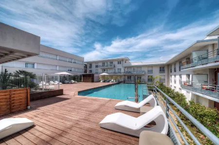 Comfort Aparthotel Antibes Le Maestria Отели рядом с достопримечательностью «Форт Карре»
