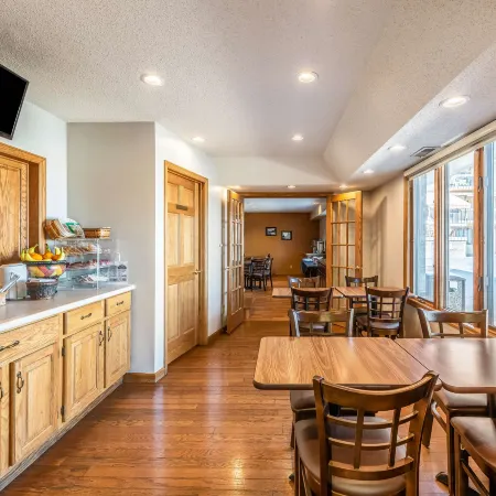 Americas Best Value Inn and Suites St. Marys