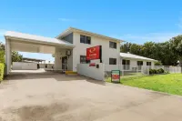 Beachside Boutique Motel Mackay Hotels in East Mackay