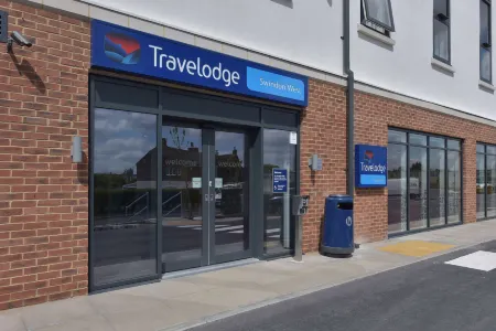 Travelodge Swindon West Отели рядом со станцией Swindon Railway Station
