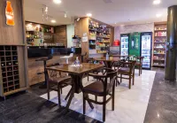 Netuanah Praia Hotel - bars