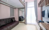 Minimalist and Comfy Studio Dave Apartment by Travelio - Balkon