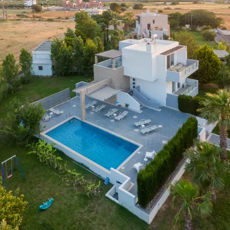 Xenos Villa 1 with Private Swimming Pool, Near the Sea