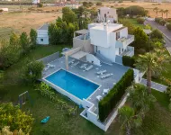 Xenos Villa 1 with Private Swimming Pool, Near the Sea - Villas