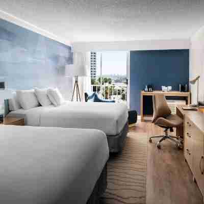 Courtyard by Marriott Long Beach Downtown Rooms