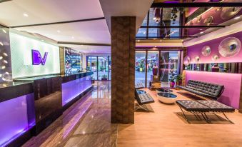 Six Fukun Hotel