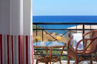 Iris Beach Hotel - Mountain view