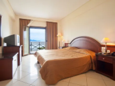 エウロパ ビーチ ホテル フォキダのホテル