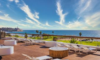 Brown Brut Seafront Hotel, a Member of Brown Hotels