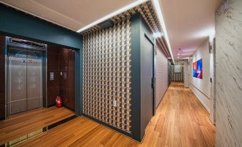 Gyeongsan City Hall Brown Dot