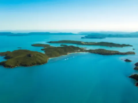 Reef View Hotel Hotels in Hamilton Island