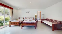 Nakakiri Resort & Spa Hotels in Thong Pha Phum