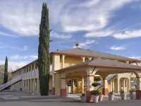 Upper Lake Inn & Suites Hotels in Lakeport