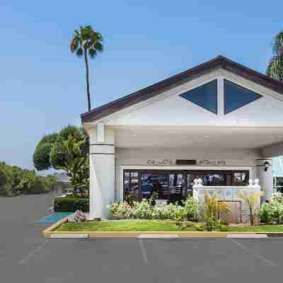 ハワード ジョンソン バイ ウィンダム フラートン/アナハイム カンファレンス センター Hotel Exterior