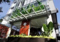 Ivory Hotel Bandung - 3 stelle
