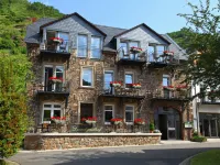 Landgasthof Winzerscheune Hotel dekat Freibad Ellenz-Poltersdorf