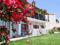 Ostria's House Hotels in Elios Proni
