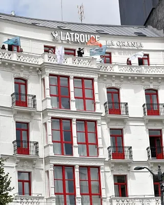 ลาโทรูป ลา กรันฮา โรงแรมใน