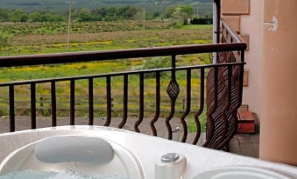 Backbrae House Luxury B&B - Housity