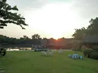 Bamboo House Resort Hotel di Kanchanaburi