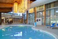 DoubleTree by Hilton Harrisonburg - Pools