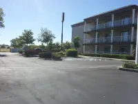 Super 8 by Wyndham Oroville - parking