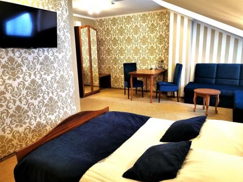Dworek Nad Stawem & Laznia Piwna - Housity