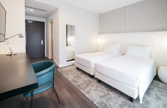 諾拉那不勒斯武爾卡諾博諾假日酒店