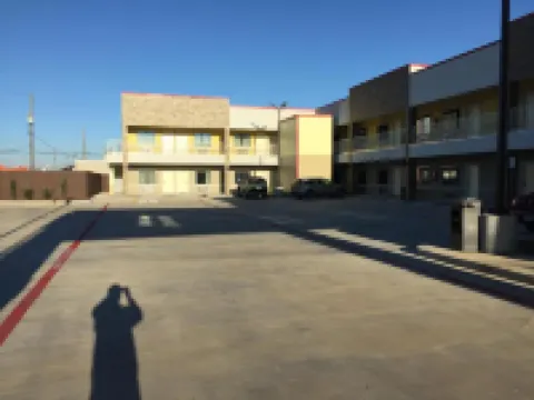 Days Inn by Wyndham Freeport
