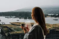 Fairmont Waterfront - pemandangan pegunungan