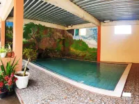 Hollymoon Sekar Ayu Hotel Bojong otelleri