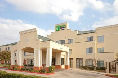 Holiday Inn Express & Suites Austin - Round Rock