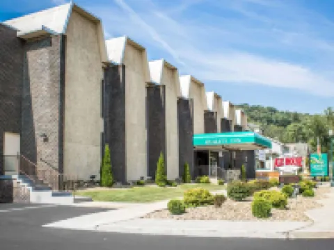 Quality Inn & Conference Center Hotels in Venango County