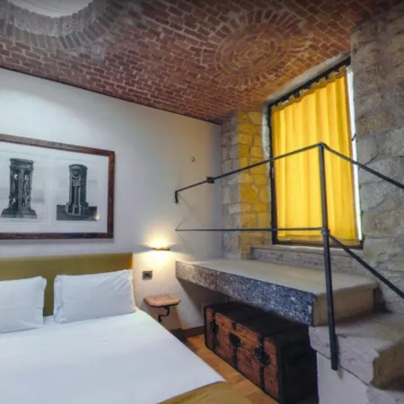 Delser Verona Manor House
