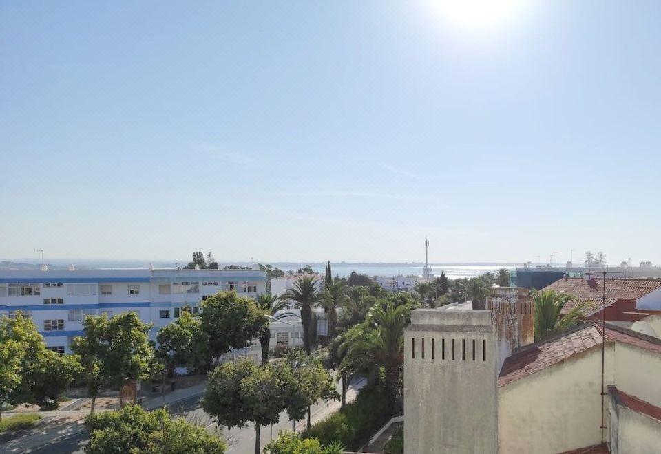 3. 호텔 몬테마르 ..