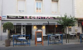 Le Central Hotel Bar Restaurant