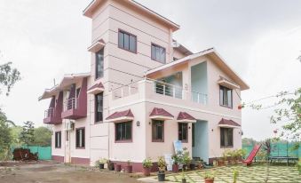 Lotus the Lake View Resort - Housity