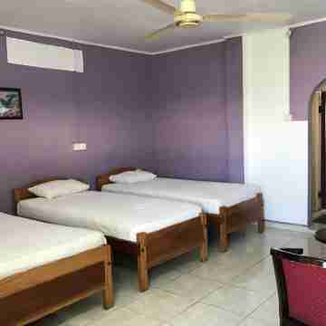 Gnaanams Hotel and Restaurant Rooms