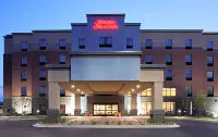 Hampton Inn & Suites Minneapolis West/Minnetonka Hotels near General Store of Minnetonka